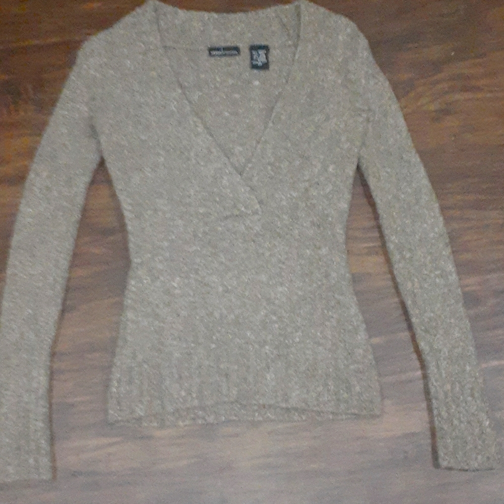 Moda international sweater